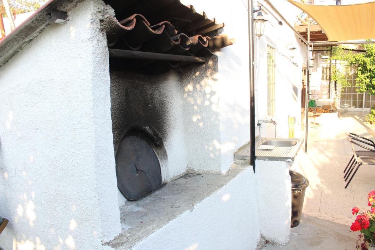 Cozy Village House Ora Exterior photo